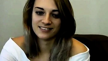 Webcam Girl Flashes Her Tits for Us
