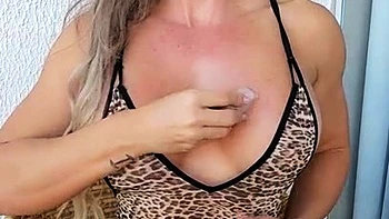 Big boob brunette masturbates on webcam