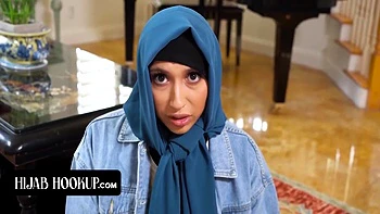 Muslim Beauty With Hijab Gets Her Tight Pussy Pounded