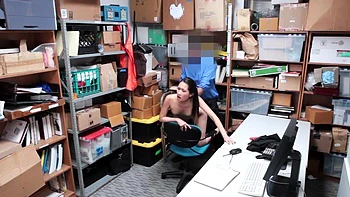 Wrex Oliver's massive cock pleases Jade Noir in a steamy amateur scene