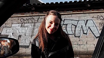 Stranger picked up Lita Phoenix and peaches in the alley for sex